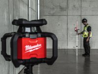 Asta metrica in alluminio Milwaukee SR240 per laser da 240cm