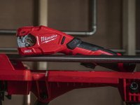 Tagiatubi a batteria Milwaukee M12 Raptor per tubi in acciaio inox, 12-28mm