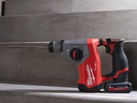Tassellatore compatto Milwaukee M12 Fuel FHAC16-0 attacco SDS-Plus, 1,15J in Kit