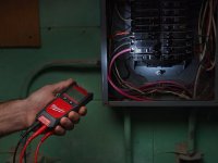 Tester di tensione/corrente Milwaukee 2212-20 per impianti elettrici