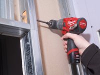 Trapano avvitatore a percussione Milwaukee M12 Fuel FPDX con 3 mandrini