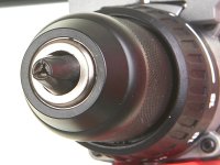 Trapano con percussione Milwaukee M18 BLPD2 con 2 batterie, caricabatterie e valigetta
