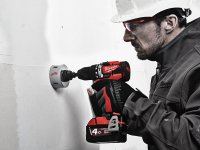 Trapano avvitatore a percussione Milwaukee M18 CBLPD, 60Nm 2 batterie