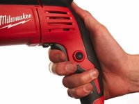 Trapano a percussione Milwaukee PD2E 24R a 2 velocità 1020W