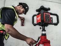 Treppiedi in alluminio da cantiere Milwaukee TRP300 per interni fino 300cm altezza