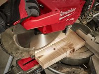 Troncatrice radiale a batteria per legno Milwaukee M18 Fuel FMS305 One-Key, lama 305mm in Kit