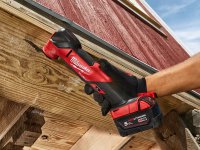 Utensile universale Milwaukee M18 Fuel FMT con 2 batterie 5.0Ah