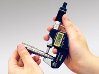 Mitutoyo micrometro digitale per esterni QuantuMike con uscita dati 0-25mm risoluzione 0,001mm