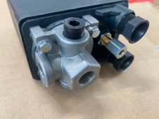 Pressostato per compressore Ne-Ma monofase 230V 20A 4 vie 1/4