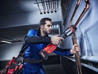 Rothenberger pressatrice Romax 4000 AMPShare con batteria, caricabatterie e 3 ganasce SV