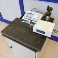 Rugosimetro ad alte prestazioni con traslatore da laboratorio TL90