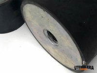 Supporto antivibrante cilindrico in gomma M-F con 1 vite e 1 dado M16