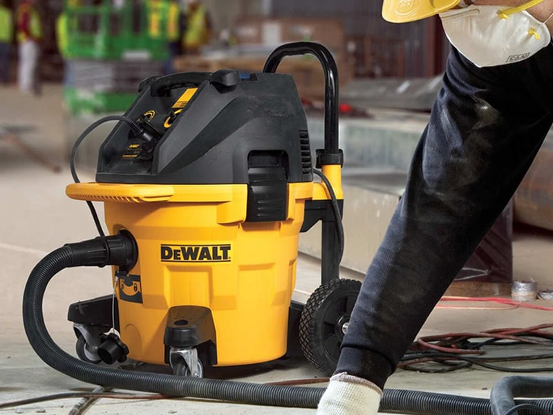 Aspiratore professionale Industriale per solidi e liquidi DeWalt