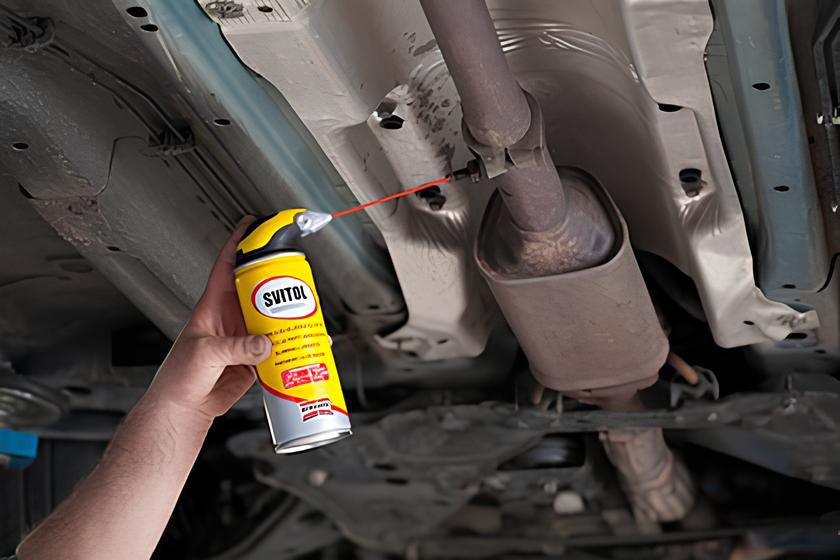 Utilizzo lubrificante multifunzione Svitol