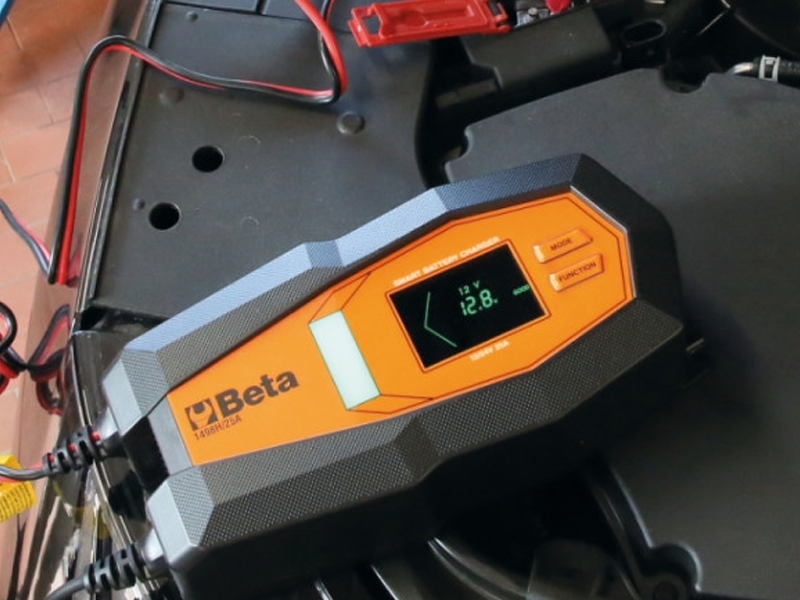 Utilisation du chargeur de batterie électronique multifonction Beta 1498H/25A