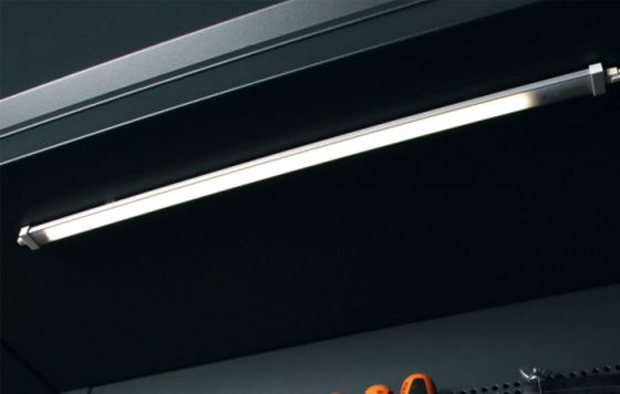 Dettaglio strip led per arredo officina 5000 RSC50 2.0/PLEDC Beta Utensili