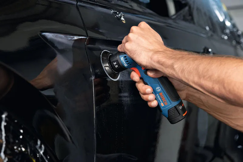 Détail de la ponceuse roto-orbitale Bosch GEX 12V-77