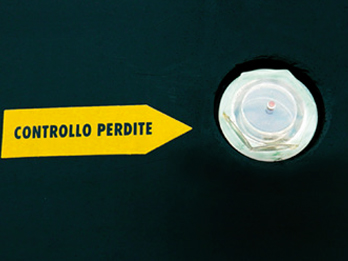 Dettaglio contenitore olio esausto generico Carvel