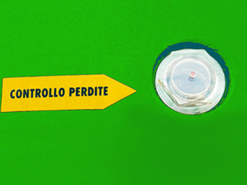 Dettaglio contenitore olio esausto vegetale Carvel
