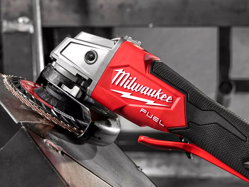 Dettaglio smerigliatrice M18 FUEL Milwaukee