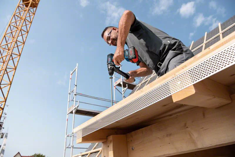 détail perceuse-visseuse Bosch GSB 18V-150 C en kit