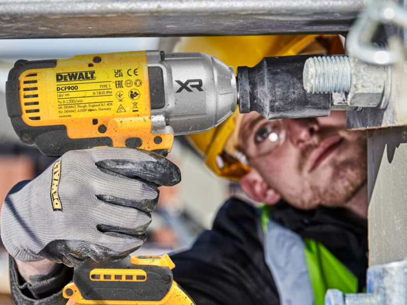 Utilizzo avvitatore ad impulsi DeWalt DCF900