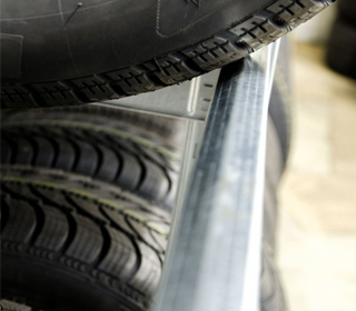 Caratteristiche scaffali porta gomme Fami capacità