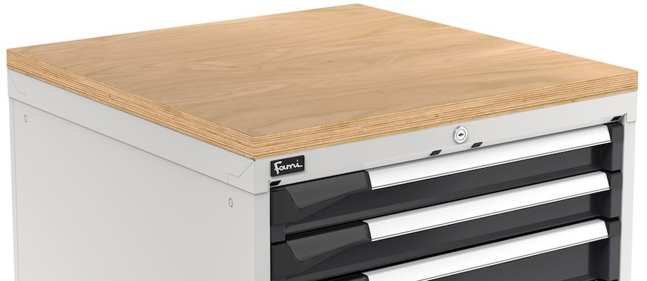 Dettaglio top in legno multiplex per cassettiere Fami Master DE