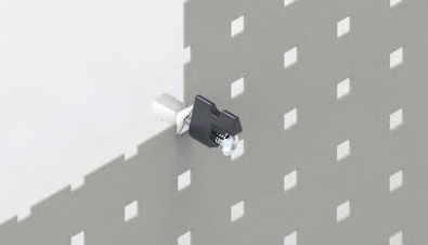 Installazione ganci porta utensili Unipok Fami su pannelli forati