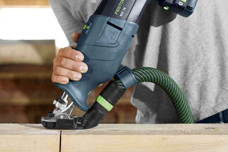 Dettaglio utilizzo dispositivo di aspirazione Festool RSC-AV