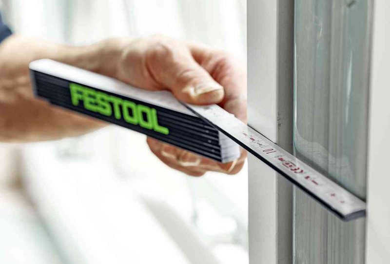 Dettaglio utilizzo doppimetro in legno Festool