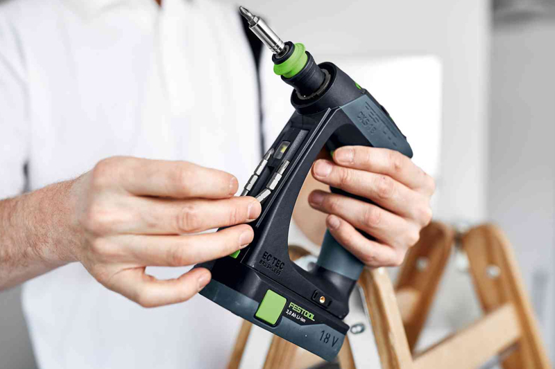 Dettaglio utilizzo trapano avvitatore Festool CXS 18