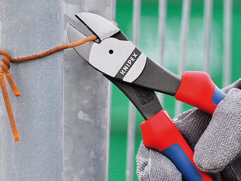 utilizzo pinza becchi mezzotondo Knipex 200mm