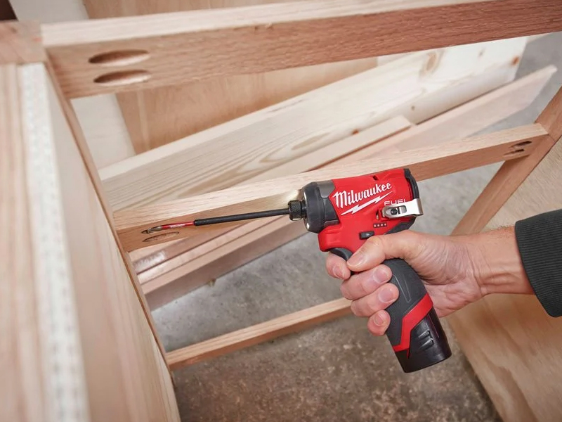 Utilizzo avvitatore impulsi Milwaukee M12 FID2