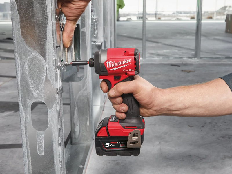 Utilizzo avvitatore impulsi Milwaukee M18 FID3
