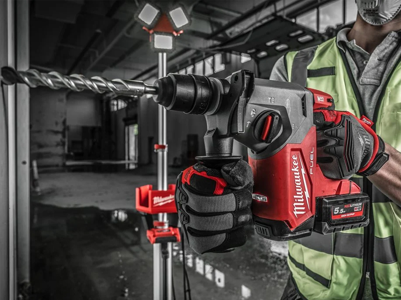 Utilizzo tassellatore Milwaukee M18 FHX