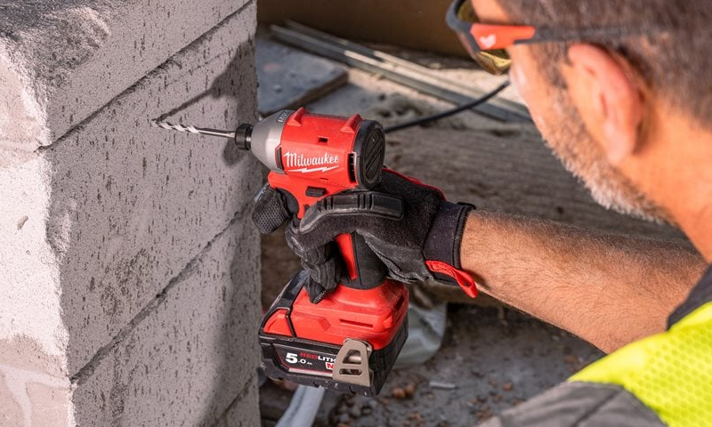 Utilizzo avvitatore ad impulsi M18 BLIDRC Milwaukee