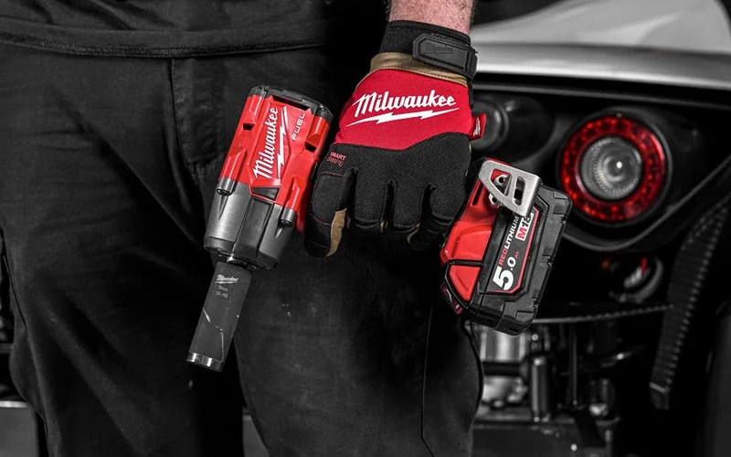 Utilizzo avvitatore ad impulsi M18 Fuel FMTIW2F12 Milwaukee
