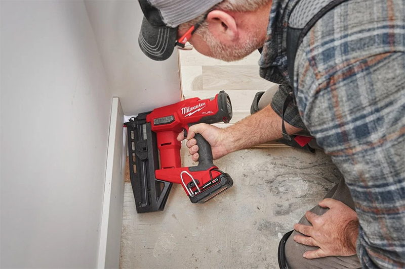 Utilizzo groppinatrice M18 Fuel FN16GS Milwaukee