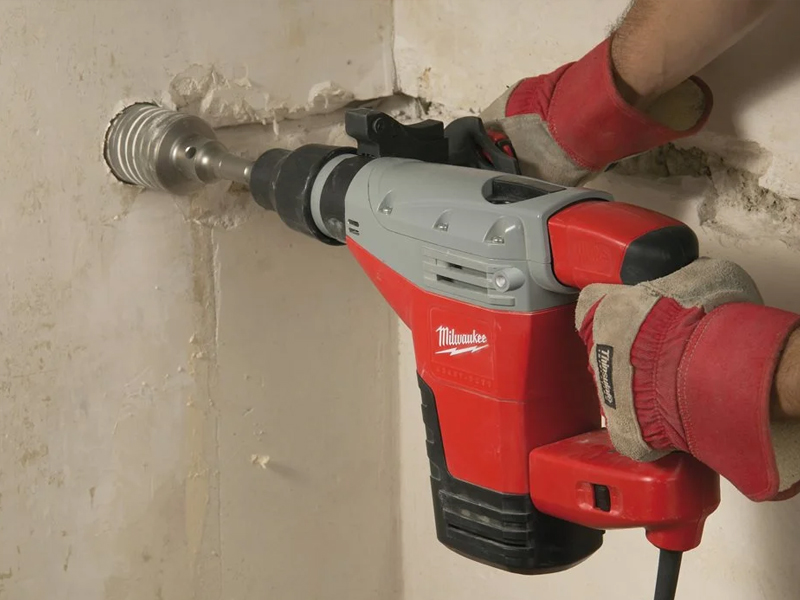 Utilizzo martello demo perforatore K 545 S Milwaukee