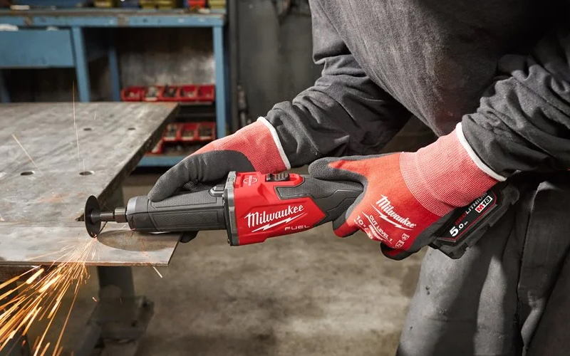 Utilizzo smerigliatrice dritta M18 Fuel FDGRB Milwaukee