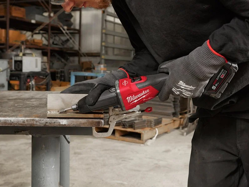Utilizzo smerigliatrice dritta M18 Fuel FDGRB Milwaukee