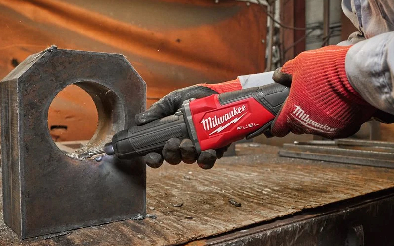 Utilizzo smerigliatrice dritta M18 Fuel FDGROVB Milwaukee