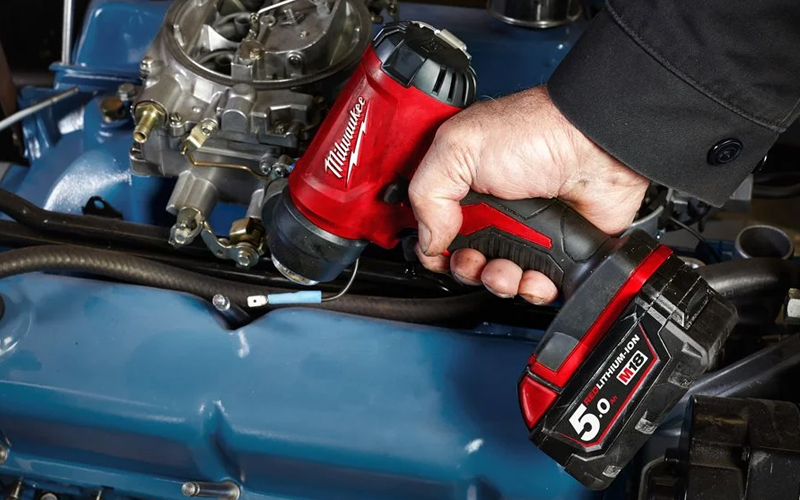 Utilizzo termosoffiatore a batteria M18 BHG Milwaukee