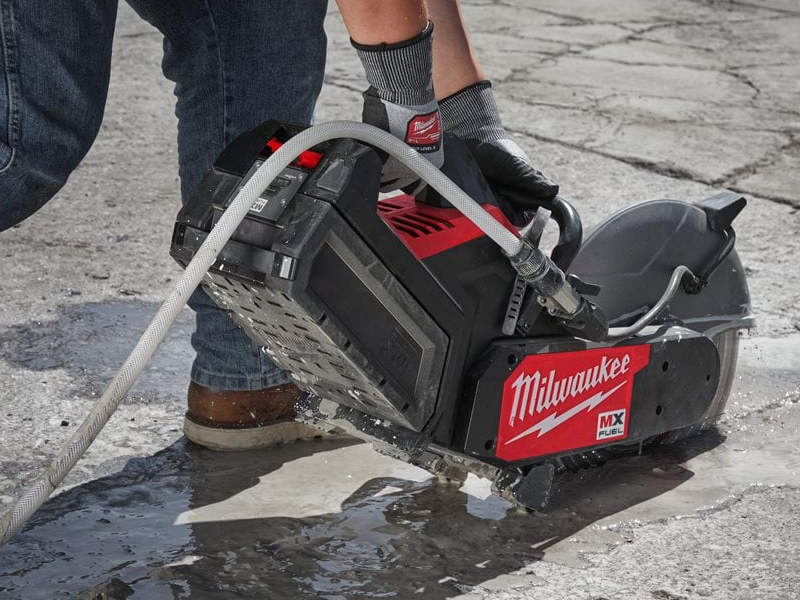 dettaglio troncatrice MX Fuel COS350G2 Milwaukee
