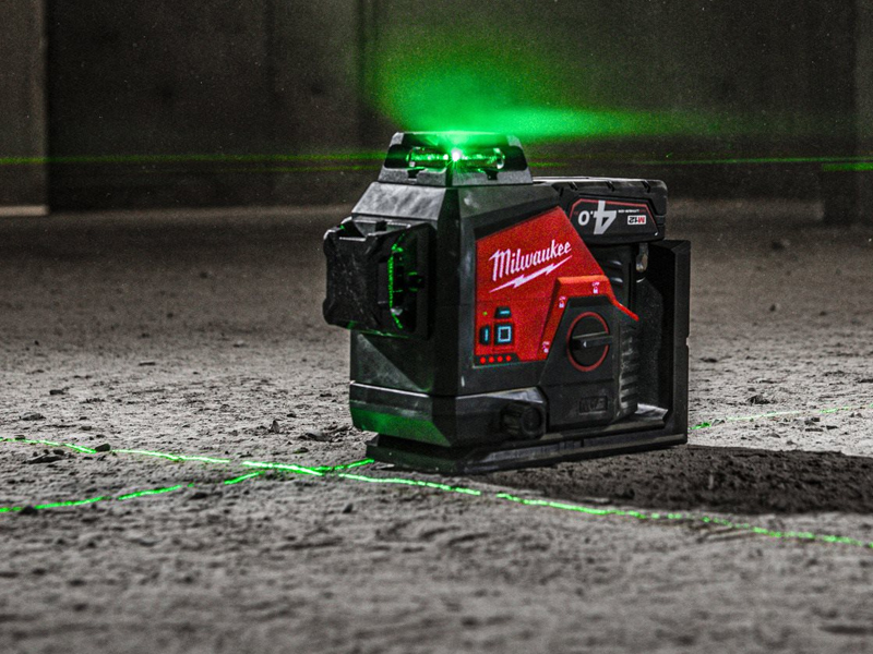 Kit livella laser Milwaukee M12 3PL a 3 linee verdi con accessori