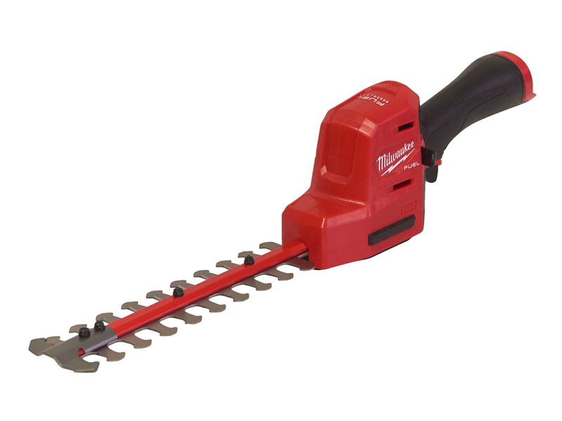 Tagliasiepi compatto Milwaukee M12 Fuel FHT20 con lama 20cm e capacit�� di taglio di 12,5mm